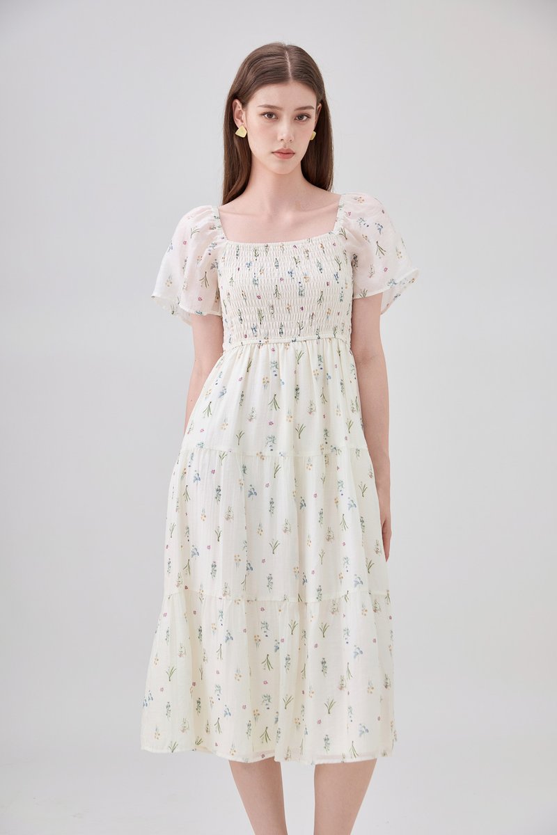 Emi Smocked Floral Midi Tier Dress In Cream