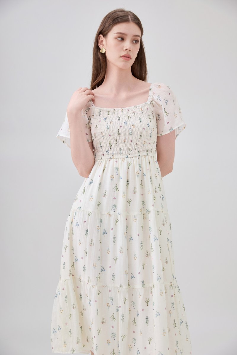 Emi Smocked Floral Midi Tier Dress In Cream