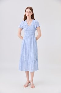 Brynlee Smocked Gingham Midi Dress In Blue