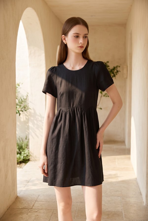 Ochre Scallop Minimalist Dress In Black