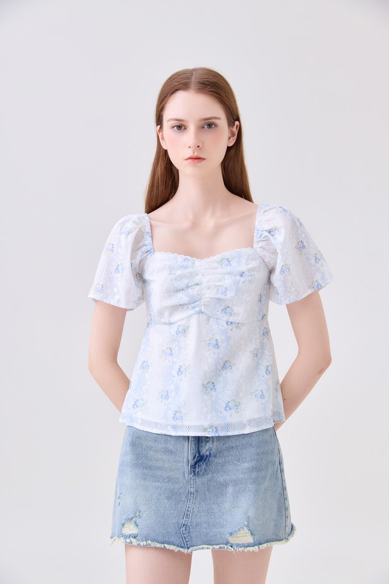 Mirabelle Sweetheart Floral Top In White