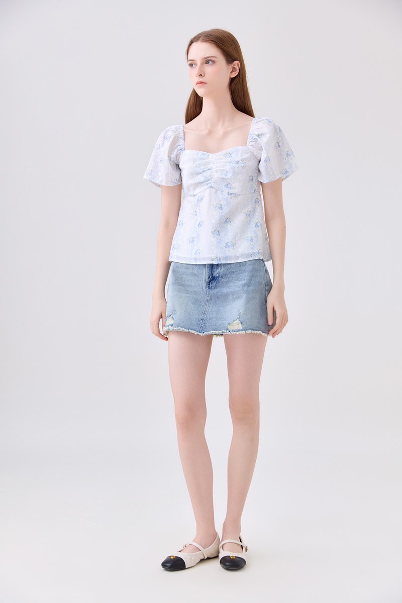 Mirabelle Sweetheart Floral Top In White