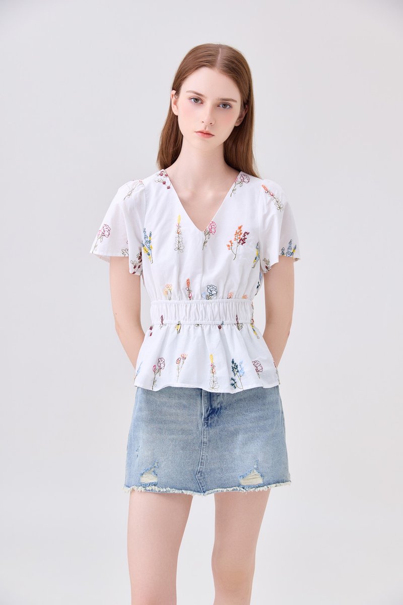 Aven Embroidered Floral Top In White