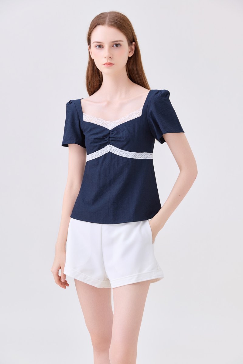 Molly Sweetheart Contrast Lace Top In Navy