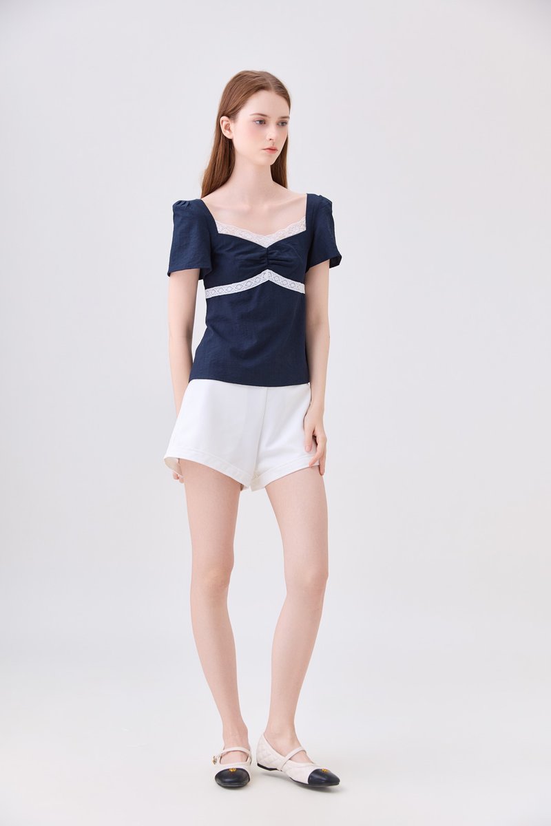 Molly Sweetheart Contrast Lace Top In Navy