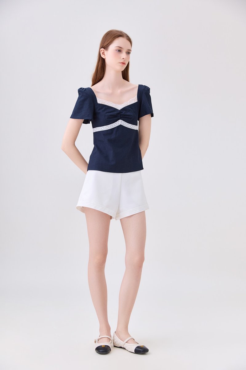 Molly Sweetheart Contrast Lace Top In Navy
