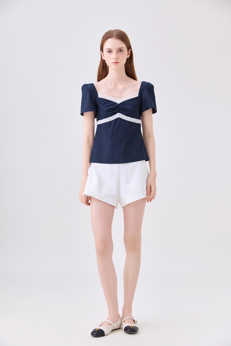 Molly Sweetheart Contrast Lace Top In Navy