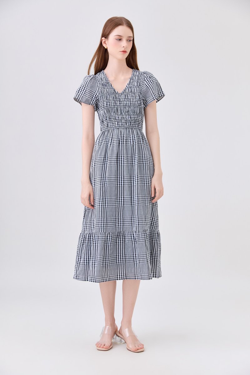 Brynlee Smocked Gingham Midi Dress In Black