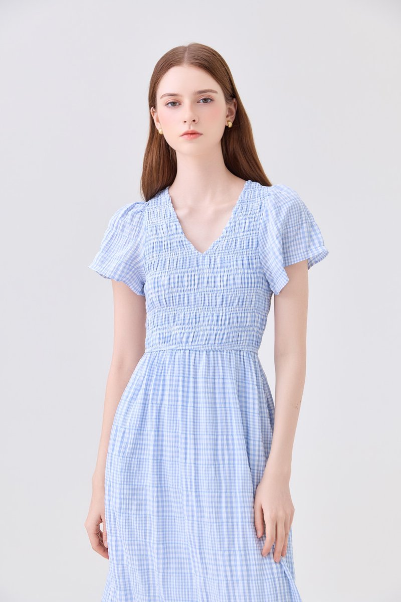 Brynlee Smocked Gingham Midi Dress In Blue