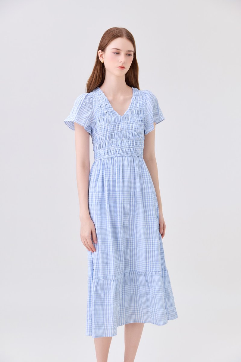 Brynlee Smocked Gingham Midi Dress In Blue
