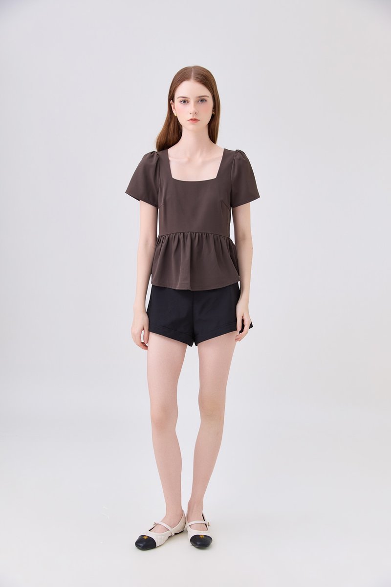 Amelisse Staple Babydoll Top In Mocha