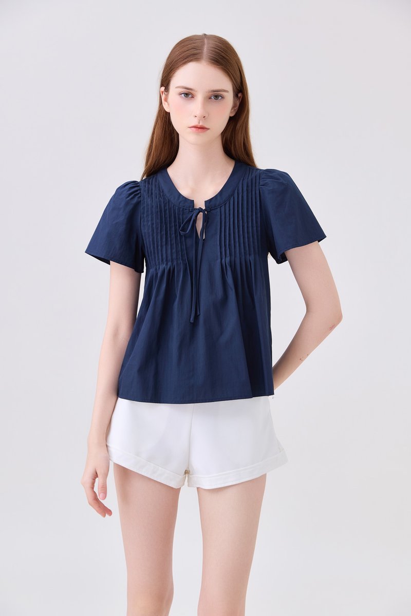 Journee Pintuck Ribbon Top In Navy