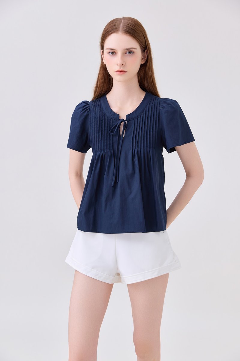 Journee Pintuck Ribbon Top In Navy