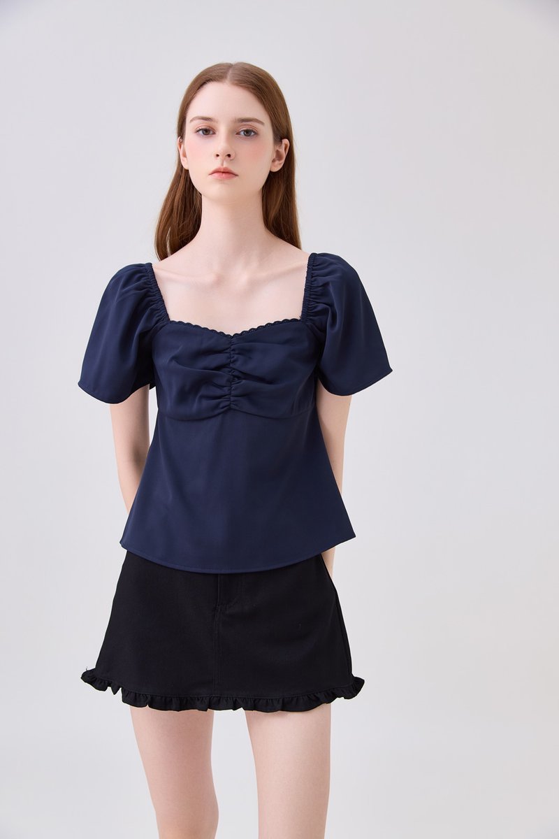 Mirabelle Sweetheart Floral Top In Navy