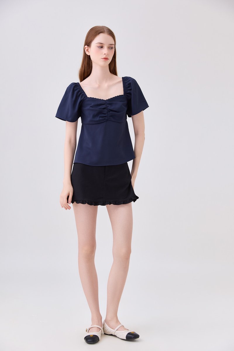 Mirabelle Sweetheart Floral Top In Navy