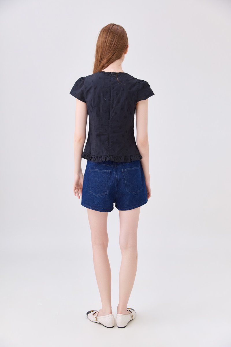 Avenelle Ruffle Hem Top In Black