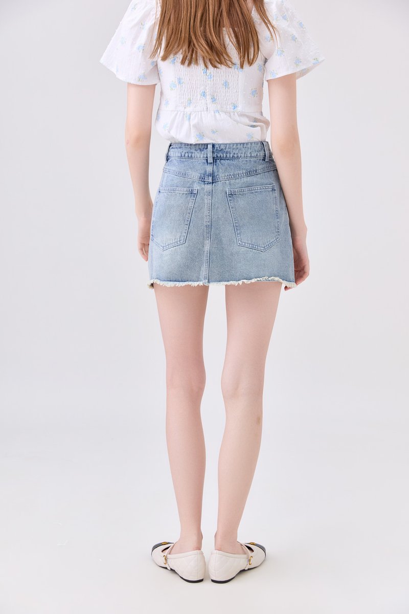 Seia Frayed Hem Denim Skort
