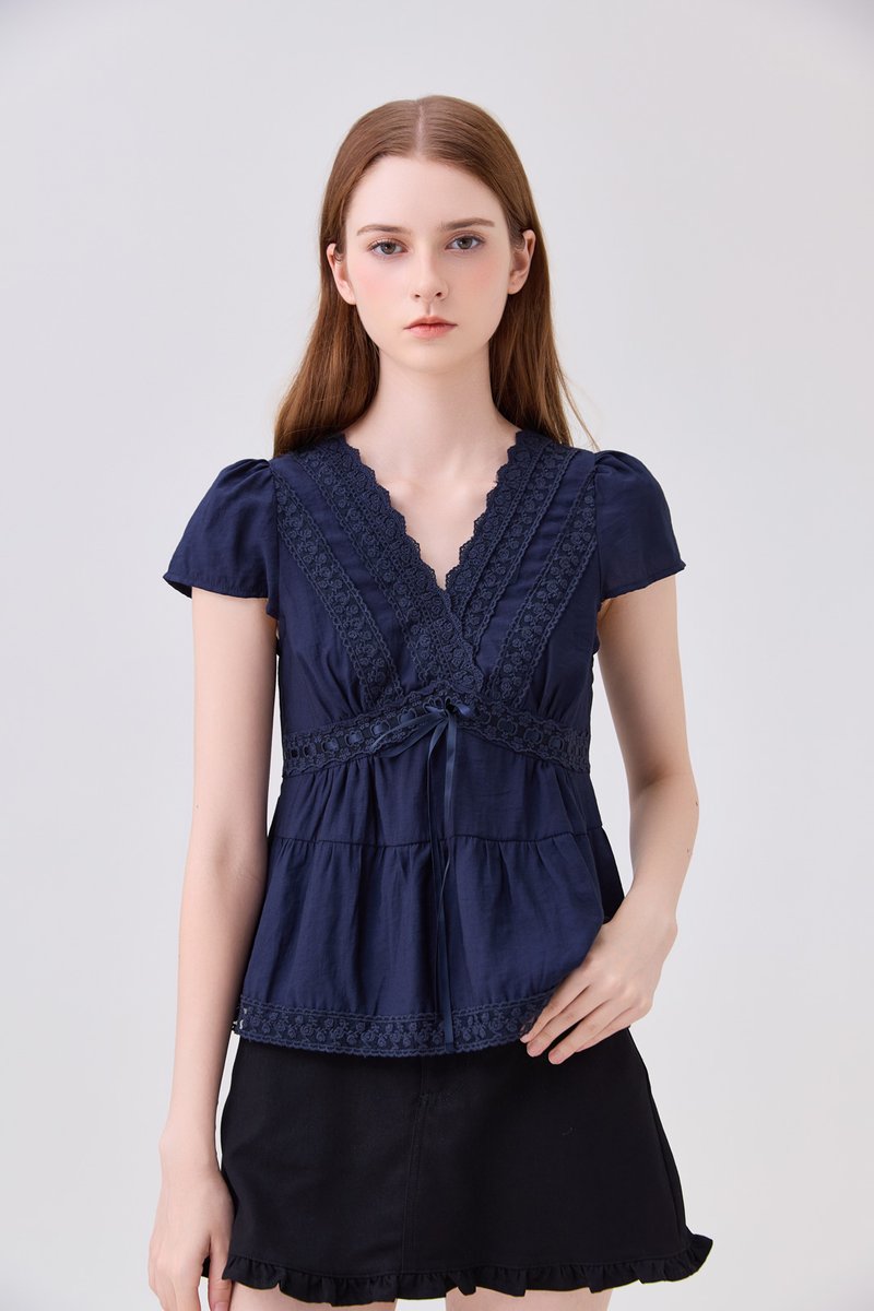 Malia Embroidery Lace Ribbon Top In Navy