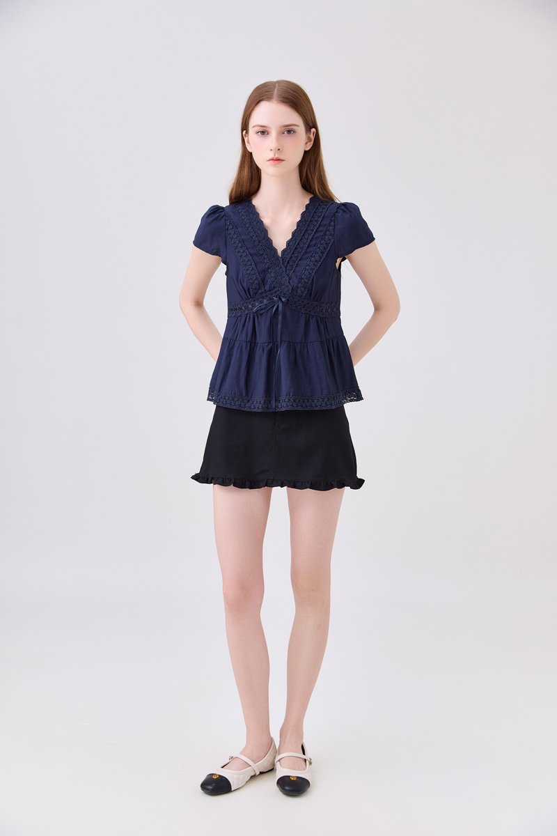 Malia Embroidery Lace Ribbon Top In Navy