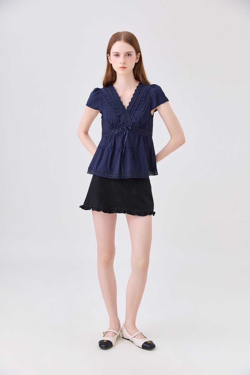 Malia Embroidery Lace Ribbon Top In Navy
