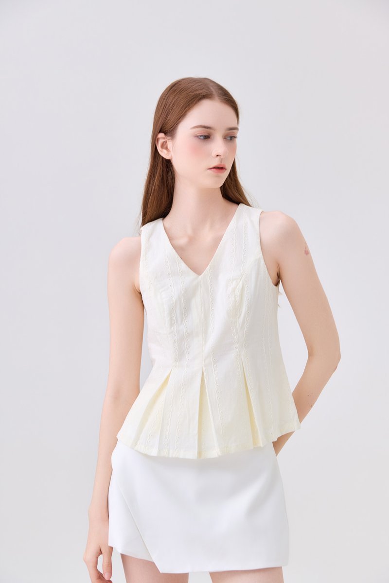 Leonette Eyelet Pleated Top In Cream