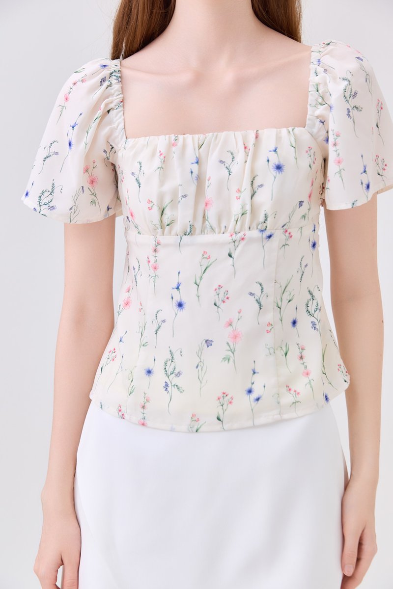 Klarity Floral Ruched Top In Cream