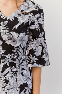 Bronnen Floral Slit Midi Dress in Black (XS)