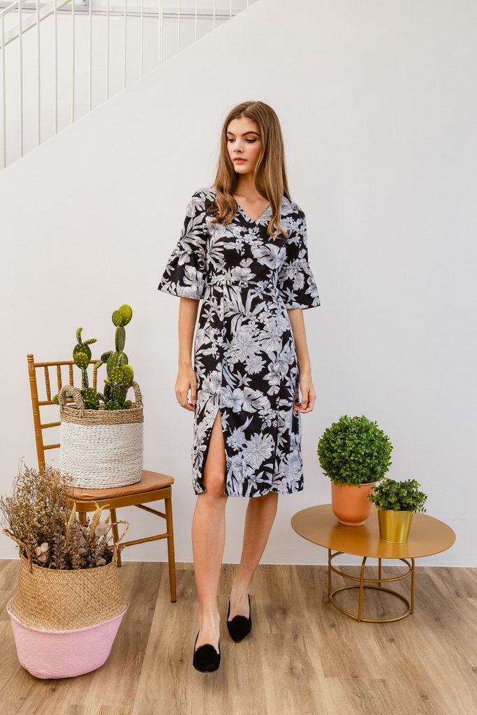 Bronnen Floral Slit Midi Dress in Black (XS)