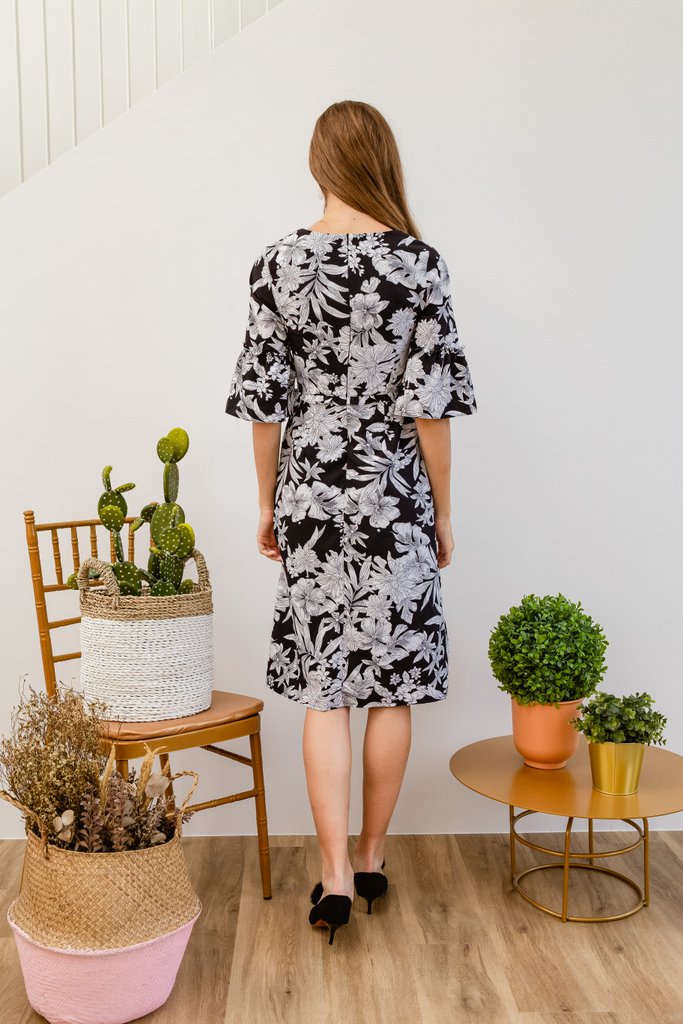Bronnen Floral Slit Midi Dress in Black (XS)