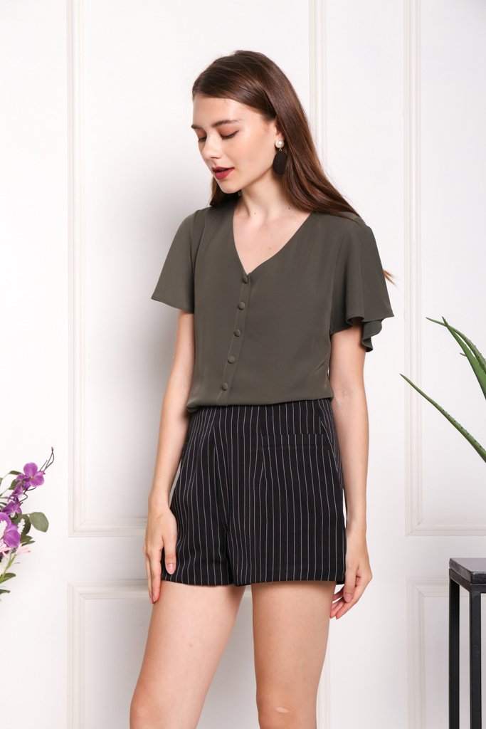 Veronique Striped Pocket Shorts in Black (XS)