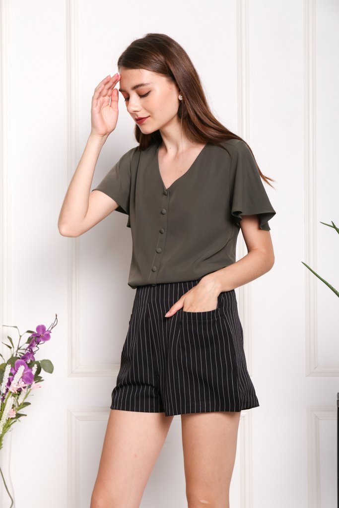 Veronique Striped Pocket Shorts in Black (XS)