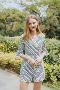 Nieve Printed Bell Sleeves Romper in White (XS)
