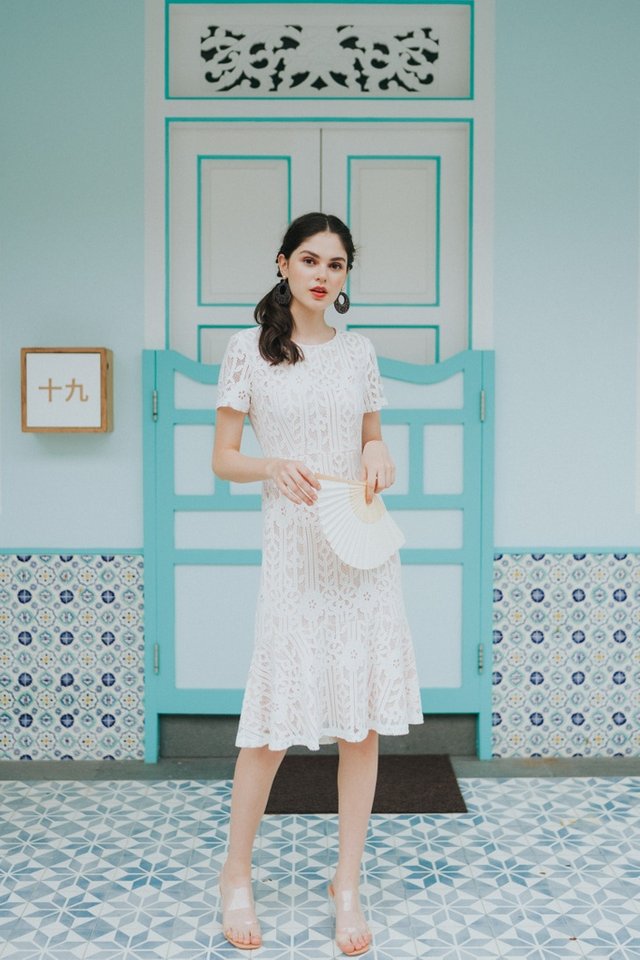 Giselle Premium Lace Mermaid Midi Dress in White 