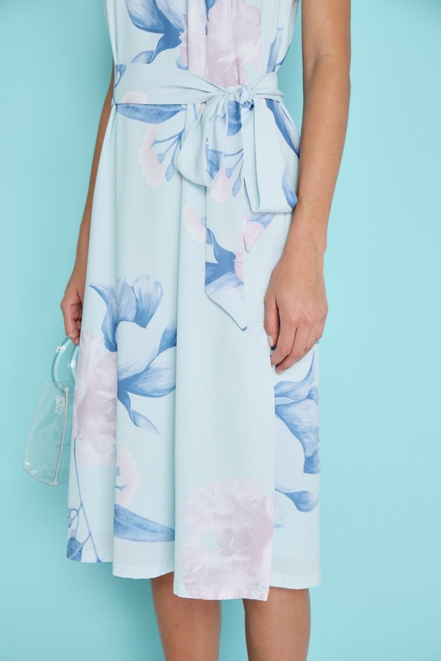 Yasmin Floral Midi Dress in Mint (XS)