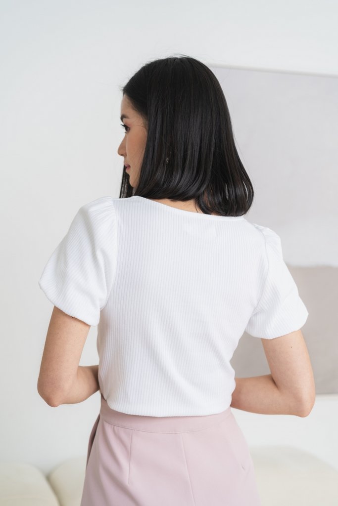 Janelia Ribbed Puffed Sleeves Top in White (M)