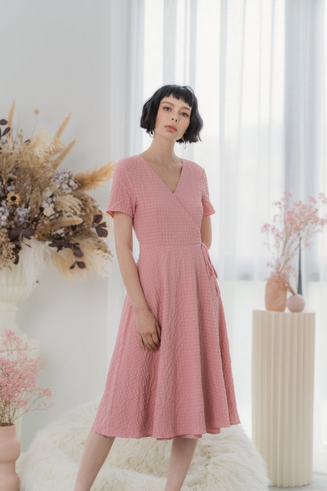 Mikaela Textured Wrap Midi Dress in Pink (XS)