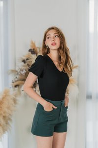 Elissa Panel Waist Shorts in Forest (XS)