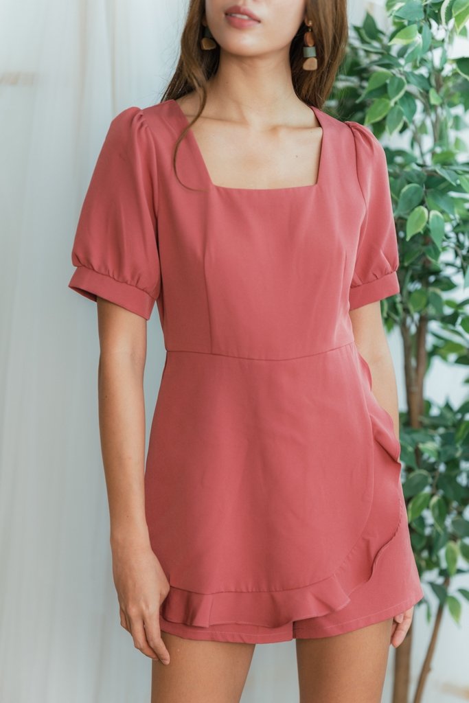 Lisa Overlap Ruffles Romper in Rose (XS)