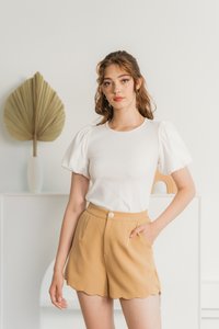 Fabiana Scallop Shorts in Caramel (XS)