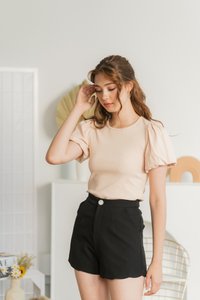 Fabiana Scallop Shorts in Black (XS)