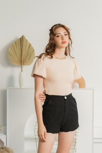 Fabiana Scallop Shorts in Black (XS)