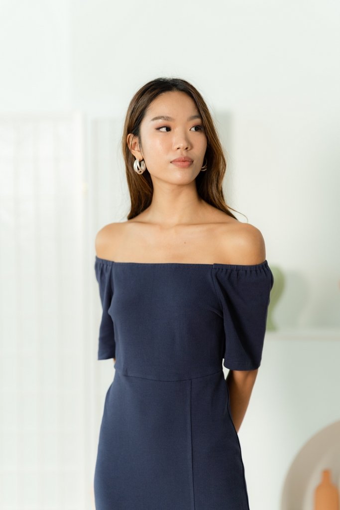 Selynn Two Way Ribbed Dress in Navy (XS)