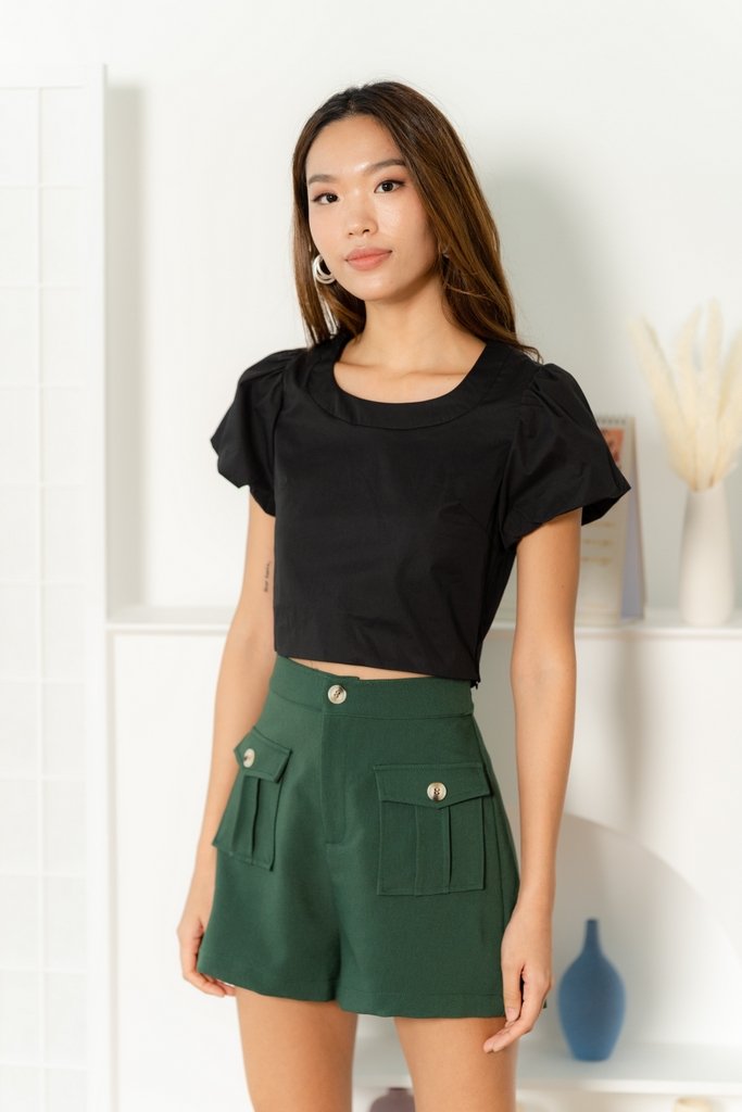 Alyvia Pocket Button High Waist Short in Forest (XS)