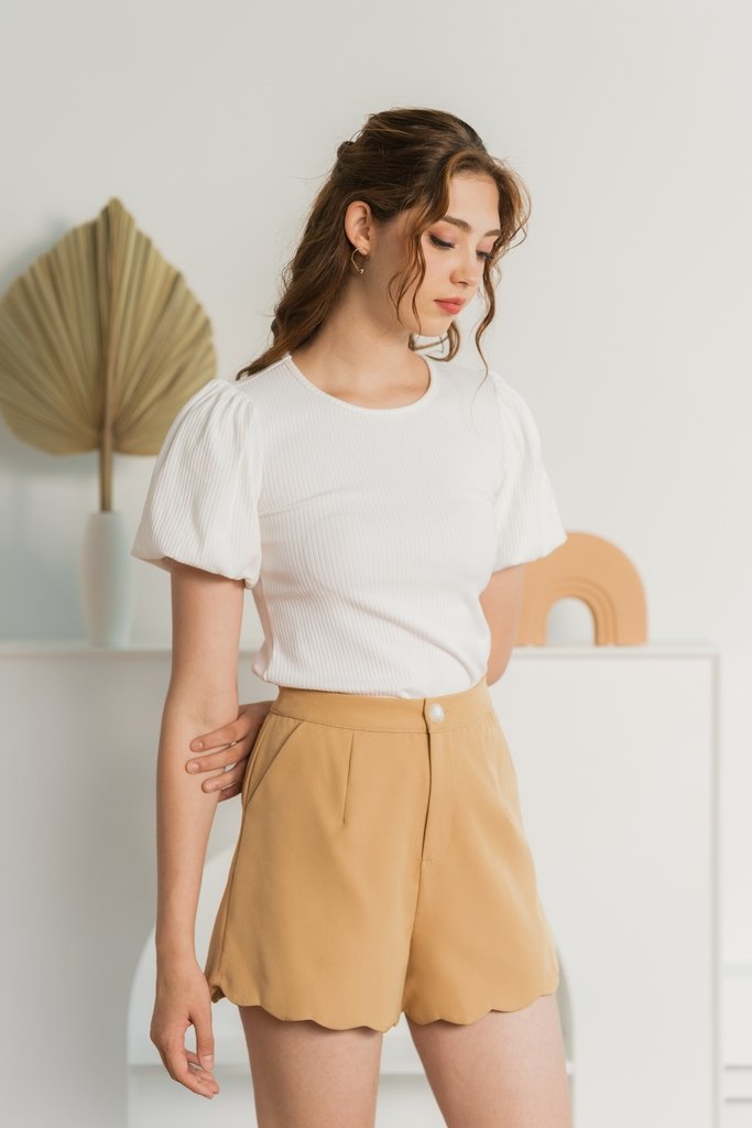 Fabiana Scallop Shorts in Caramel (XS)