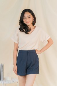 Korrie Embossed Textured Shorts in Navy (XS)