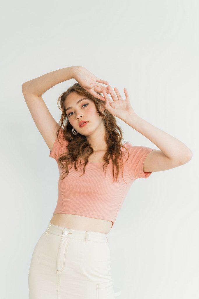 Shauna Ribbed Crop Top in Peach