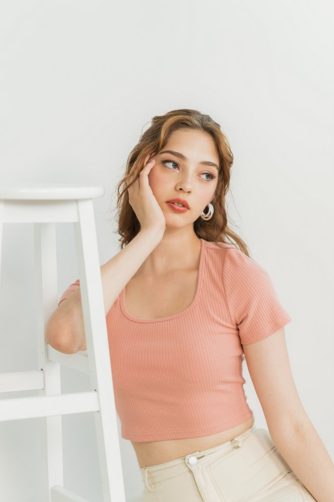 Shauna Ribbed Crop Top in Peach