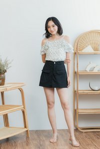 Zia Floral Ruffled Cold-Shoulder Top in White (XS)