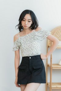 Zia Floral Ruffled Cold-Shoulder Top in White (XS)