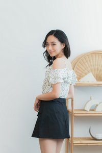 Zia Floral Ruffled Cold-Shoulder Top in White (XS)
